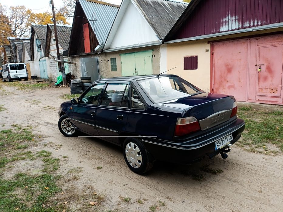 Продам авто всі питання за телефоном.