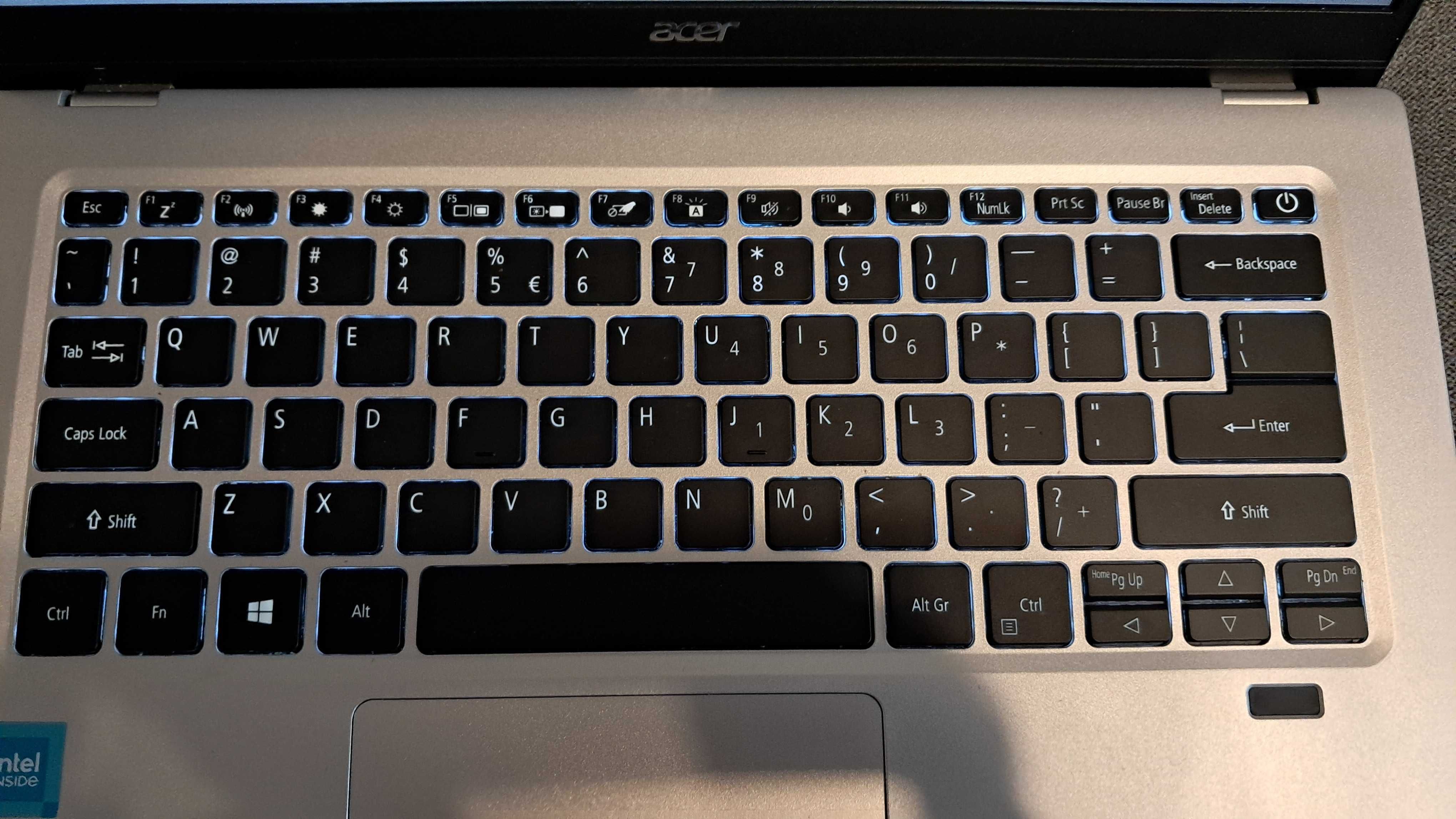 Laptop do pracy / nauki. Gotowy do użycia. Szybki SSD + bateria 4h