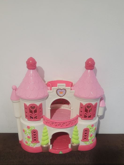 Pałac domek dla lalek
