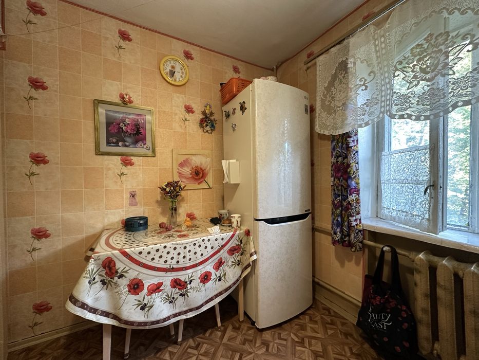Без %. Продаж 2к. квартири вул. Салютна, метро Нивки