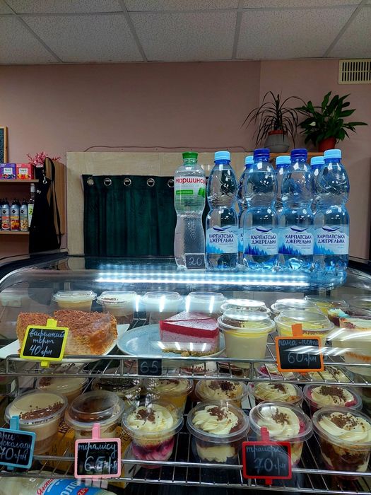 Кондитерська вітрина, вітрина для кав'ярні