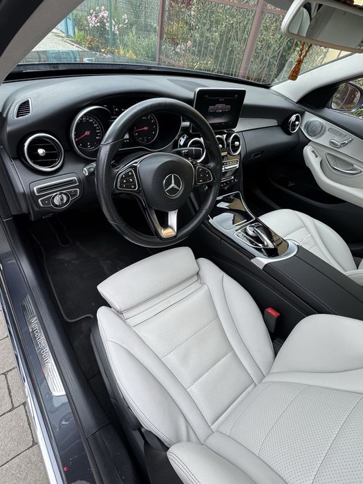 Продам мерседес С300 4matic 2016 рік