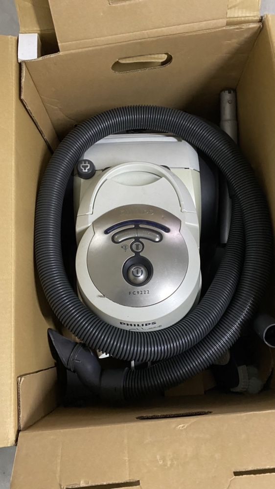 Aspirador Philips 2kW s/ saco (aspira liquidos) NOVO