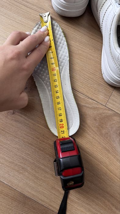 Білі кросівки унісекс