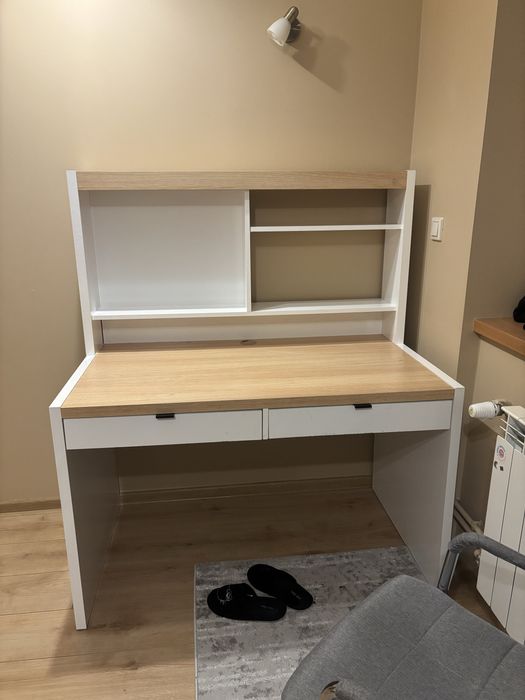 Biurko i szafka nocna białe black red white