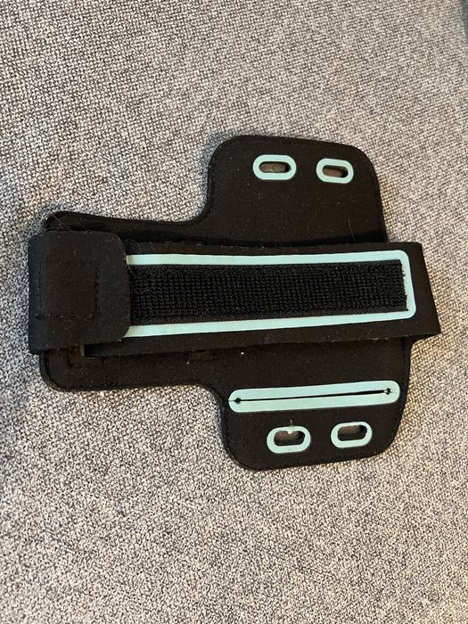 Opaska na telefon podczas biegu