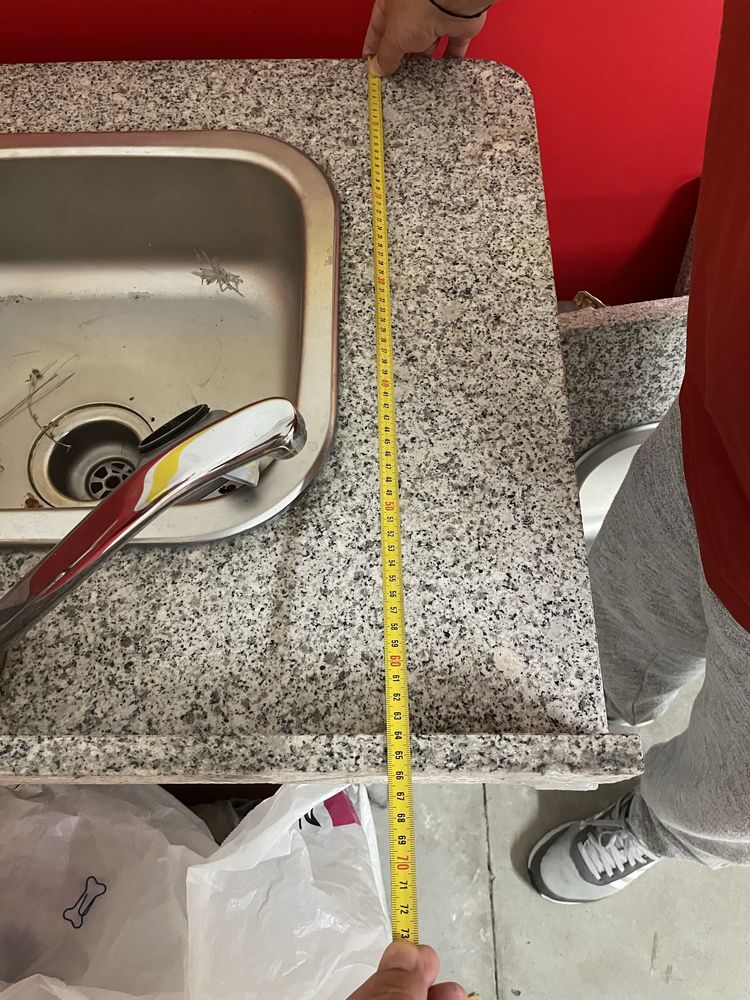 Bancada em granito com banca em inox