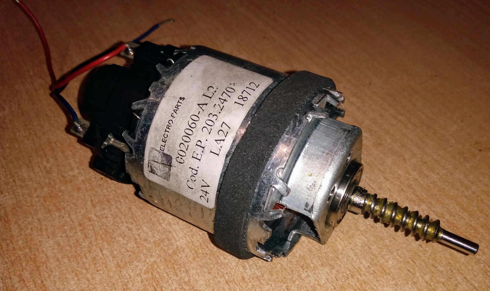 Silnik prądu  DC- ELECTRO-PARTS 24V DC z siłownika z łóżka