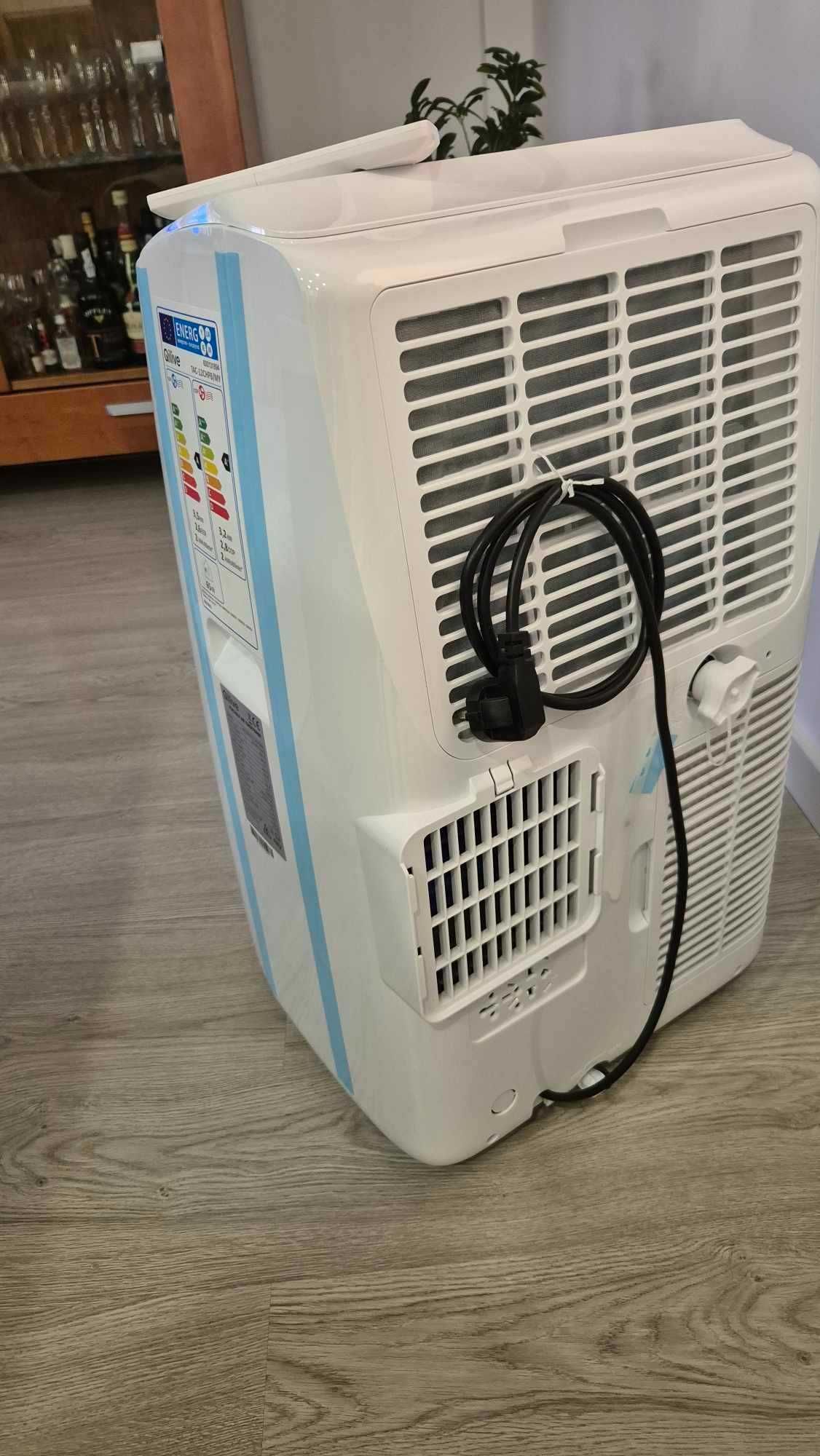 Ar Condicionado Portátil Qilive branco 2 Em 1 (Frio E Calor)