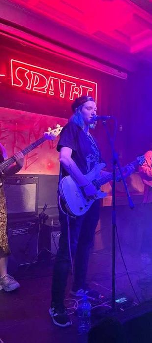 Lekcje gry na gitarze, basie, akustyku. ENG avail.