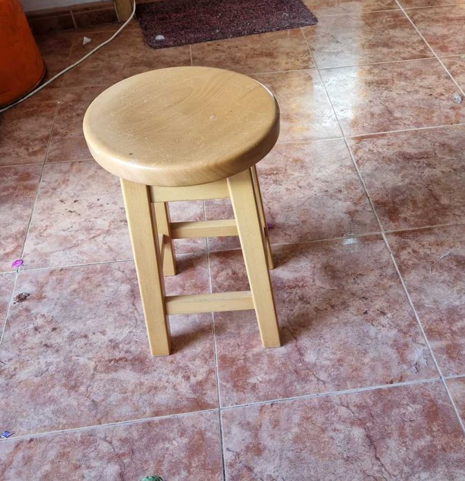 Banco de madeira maciça