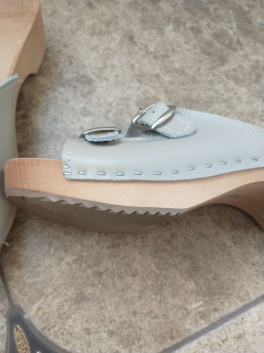 Шкіряні сабо на дерев'яний підошві