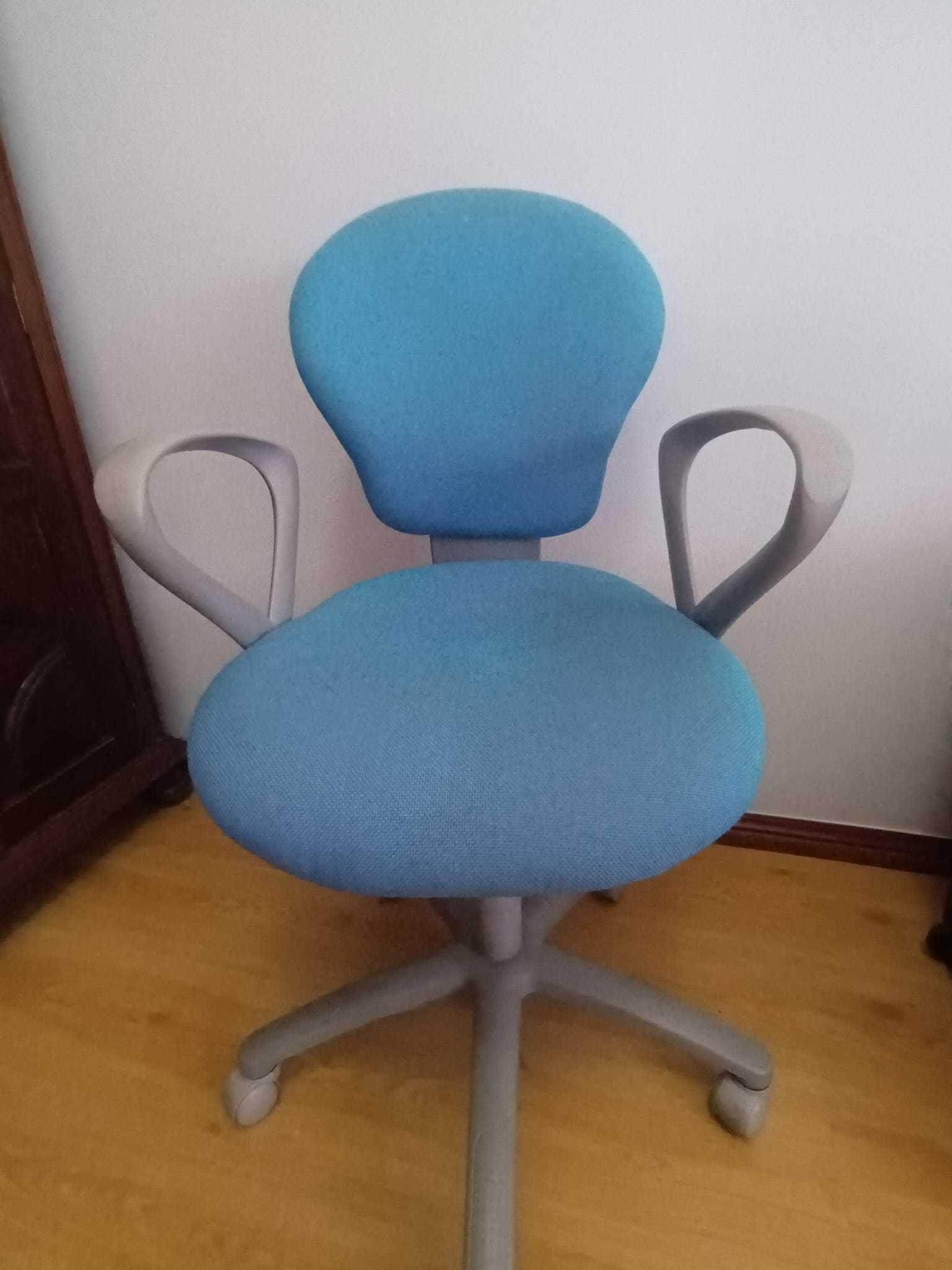 Cadeira de escritório como nova