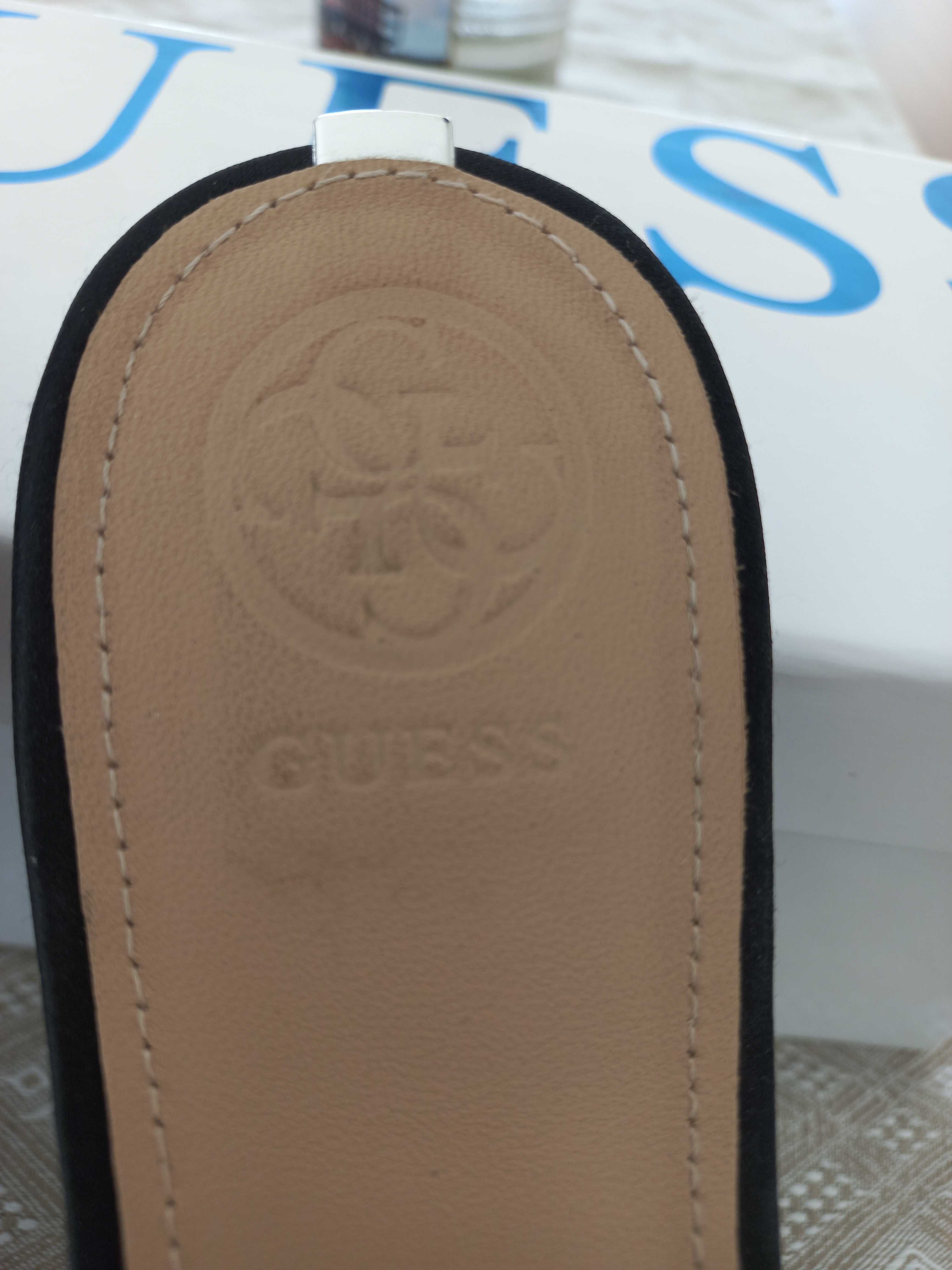 Chinelos GUESS t.41