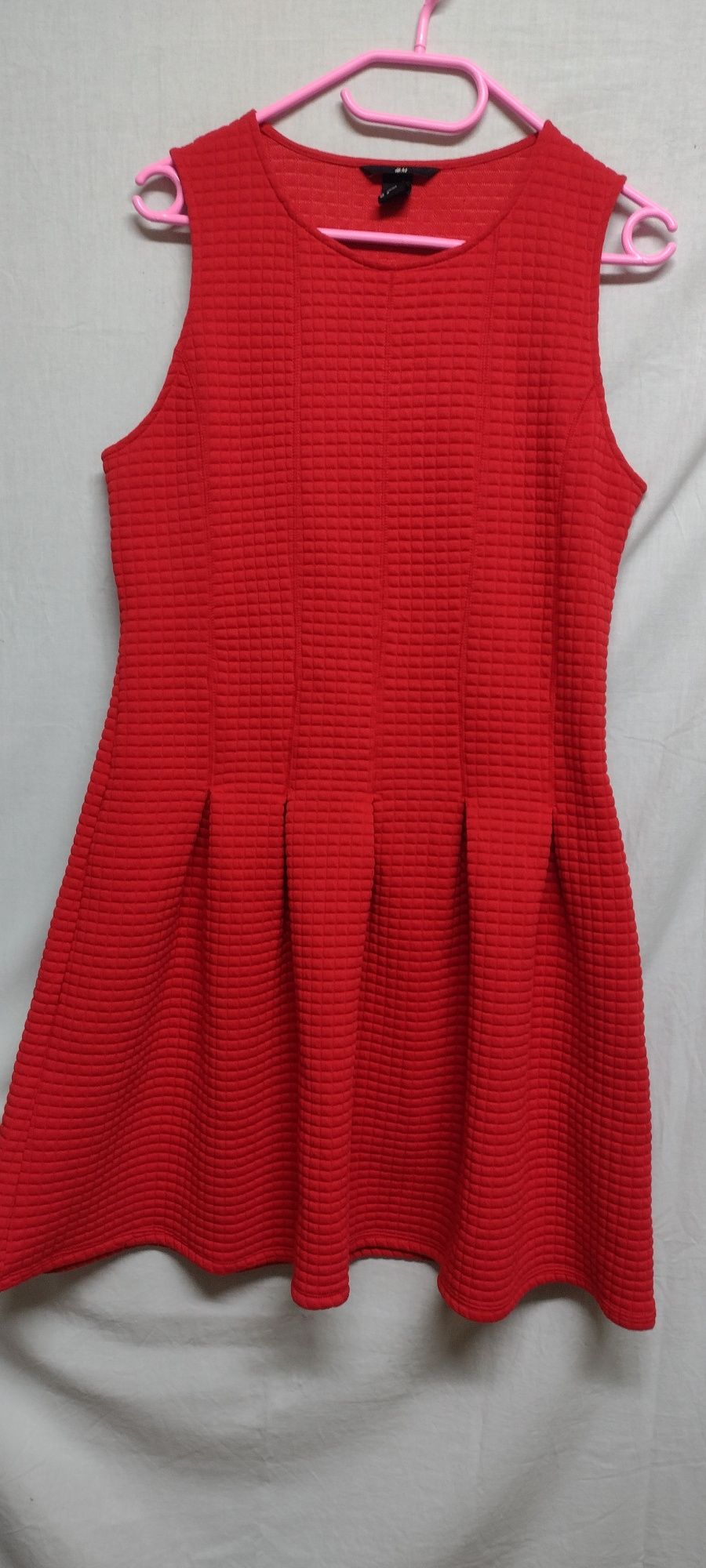 Sukienka czerwona 40