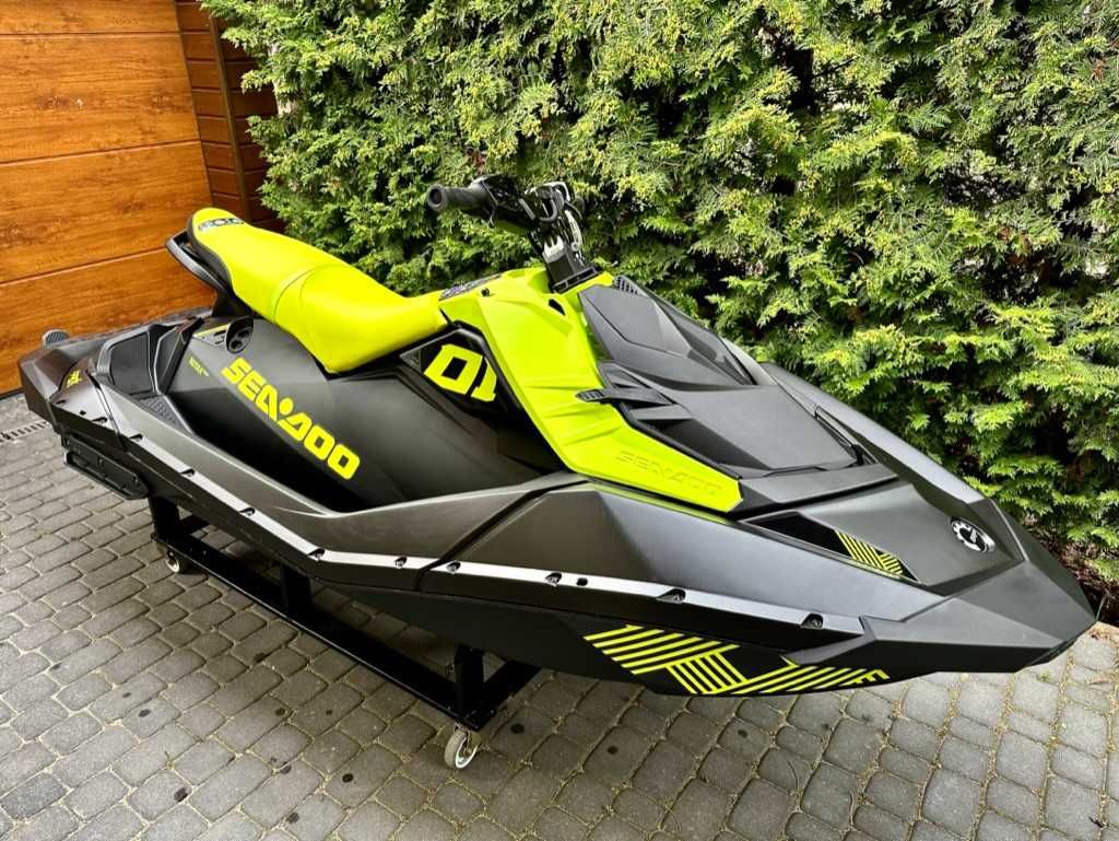 Skuter wodny SeaDoo Spark Trixx 2023 3up, 2 mth, Manta Green,