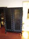 Roupeiro de Pau Preto