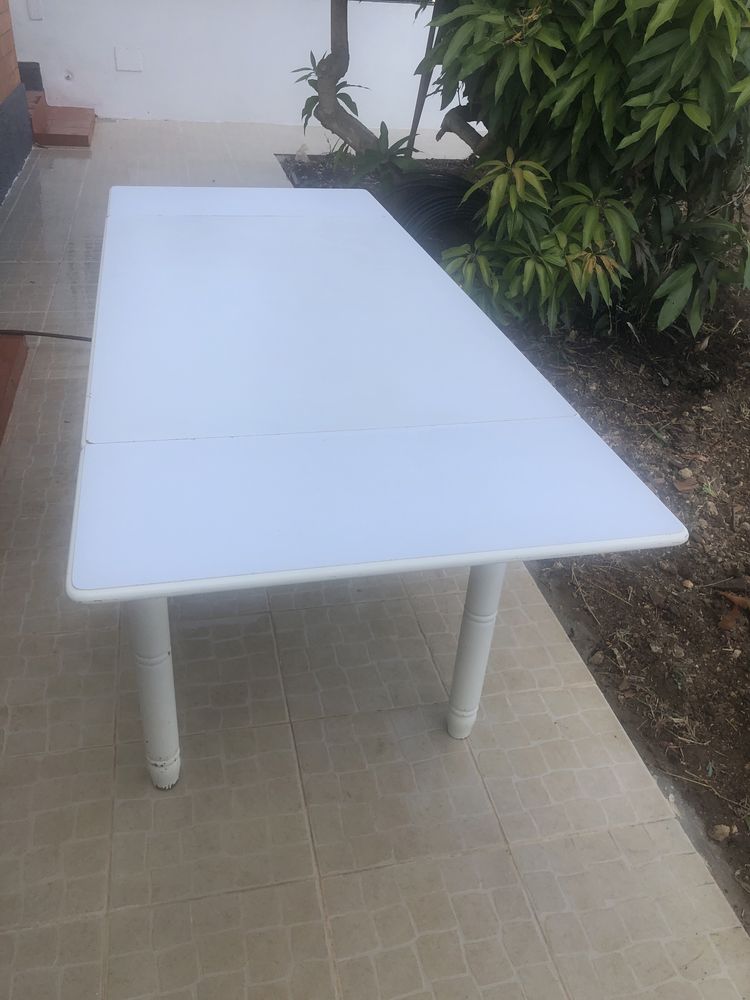 Mesa cozinha branca e extensivel