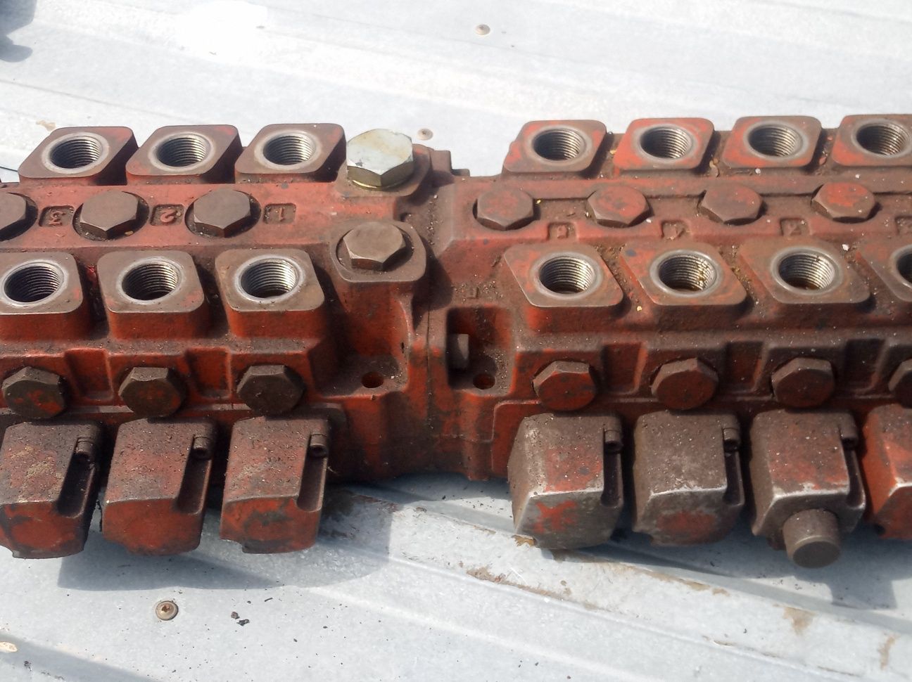 Rozdzielacz hydrauliczny
