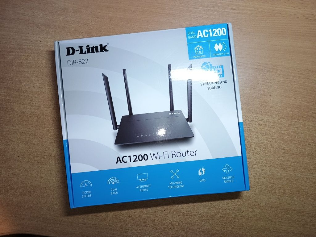Wi-Fi роутер D-LINK DIR-822 AC1200 2.4GHz + 5GHz