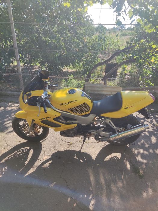 Продам vtr 1000 f