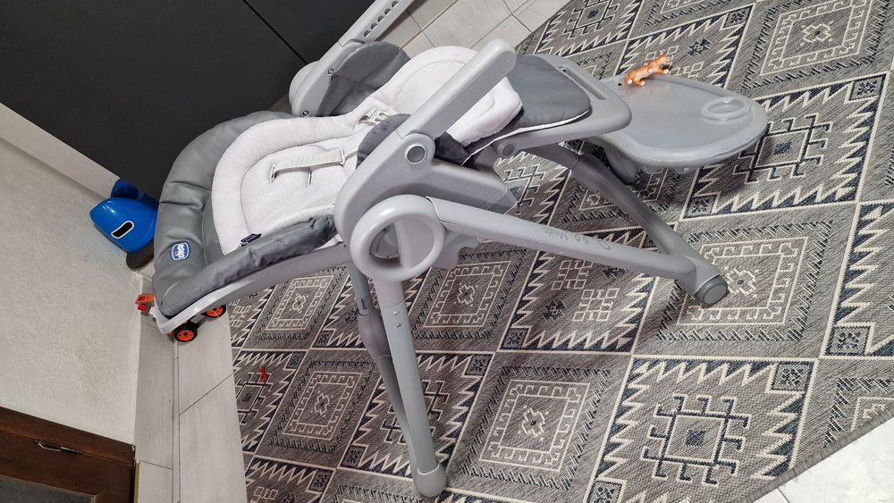 Стільчик для годування Polly Magic Relax