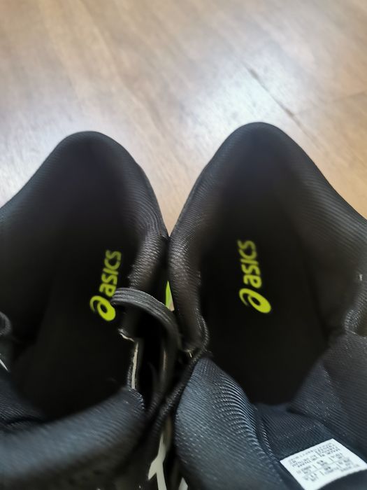 Sprzedam buty Asics Beyond FF