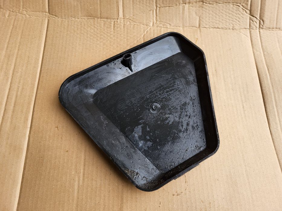 Schowek boczny puszka boczek Romet Ogar Komar Oryginał PRL dekiel