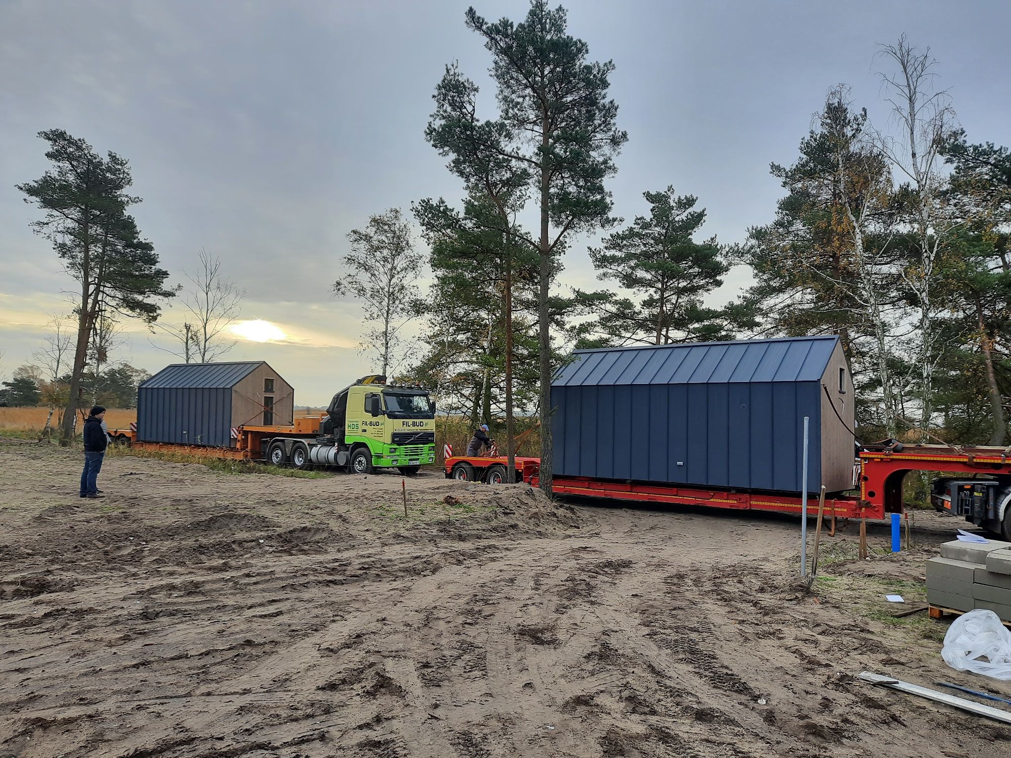 Transport maszyn budowlanych koparek niskopodwoziowy ponadgabarytowy