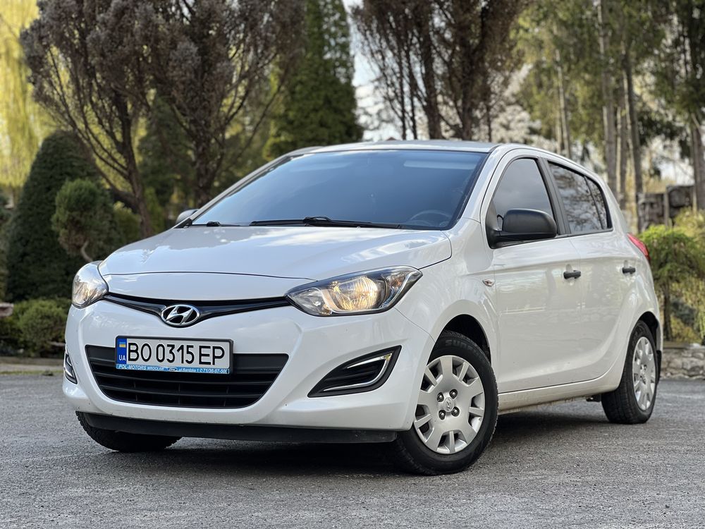 Hyundai i20 2014рік 1.2 газ бенз в чудовому стані