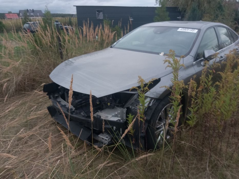 Toyota mirai 2021 - maska