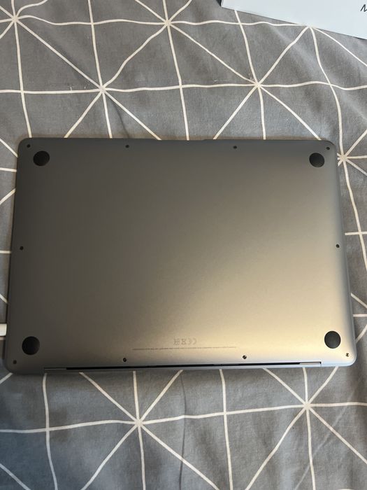 Macbook Air M1 13,3 8GB/256GB Space Gray Bateria 95%