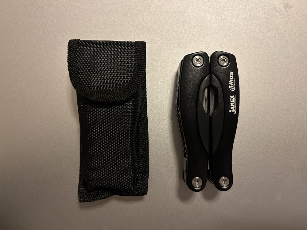 Multitool nowy plus pokrowiec.
