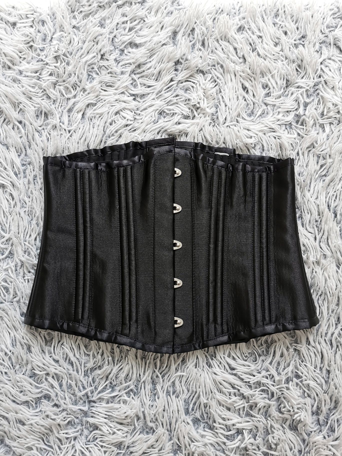 Gorset w stylu gotyckim