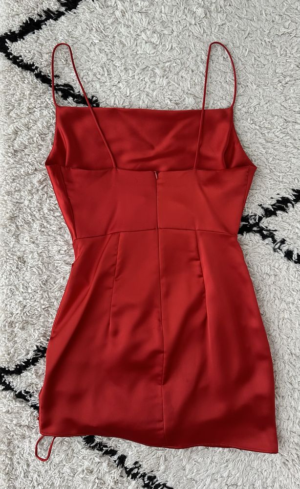 Vestido acetinado vermelho ZARA