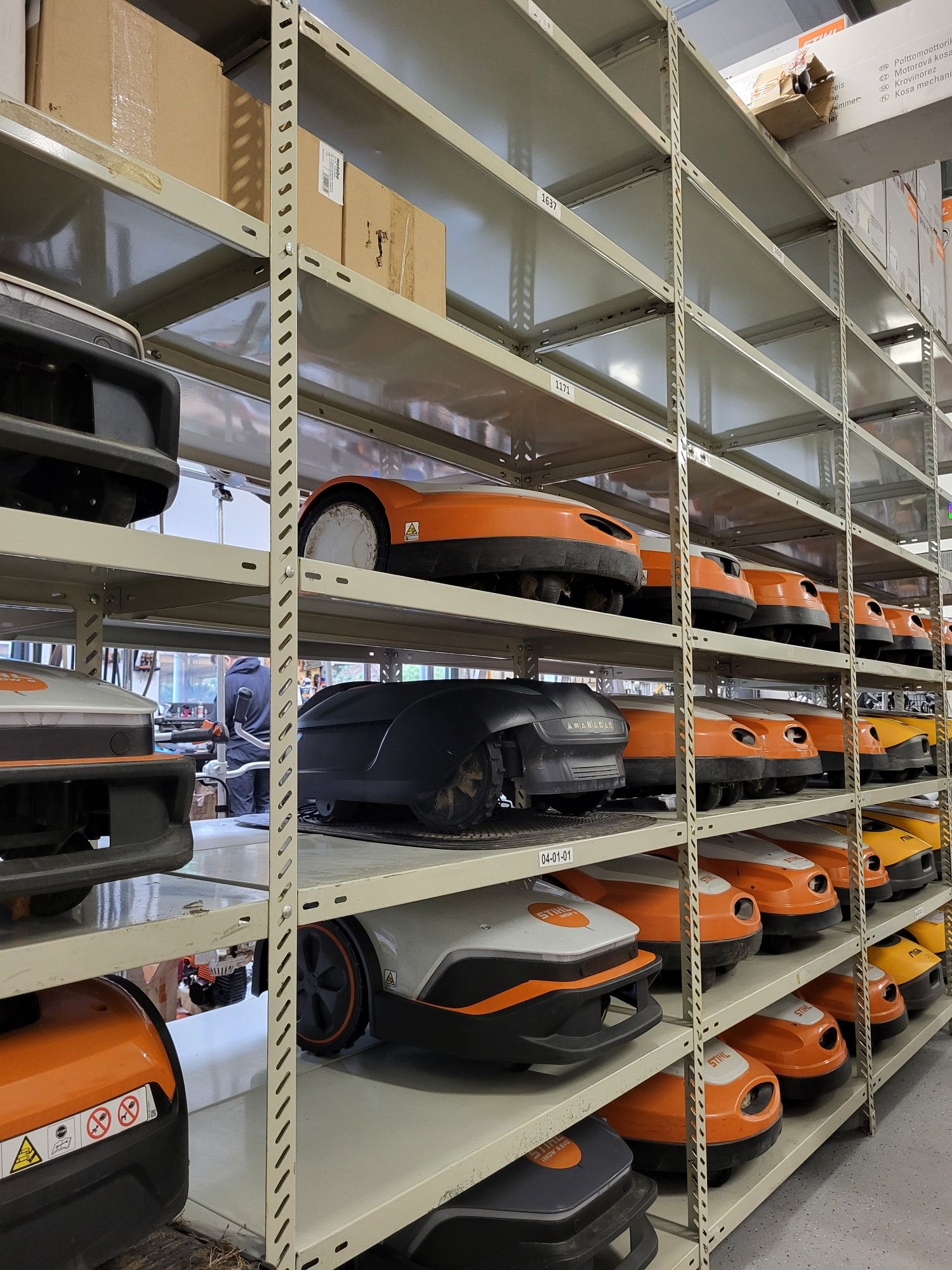 Sprzedaż i montaż robotów koszących STIHL/STIGA/CRAMER