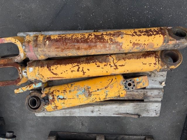 liebherr używany siłownik hydrauliczny do ładowarki