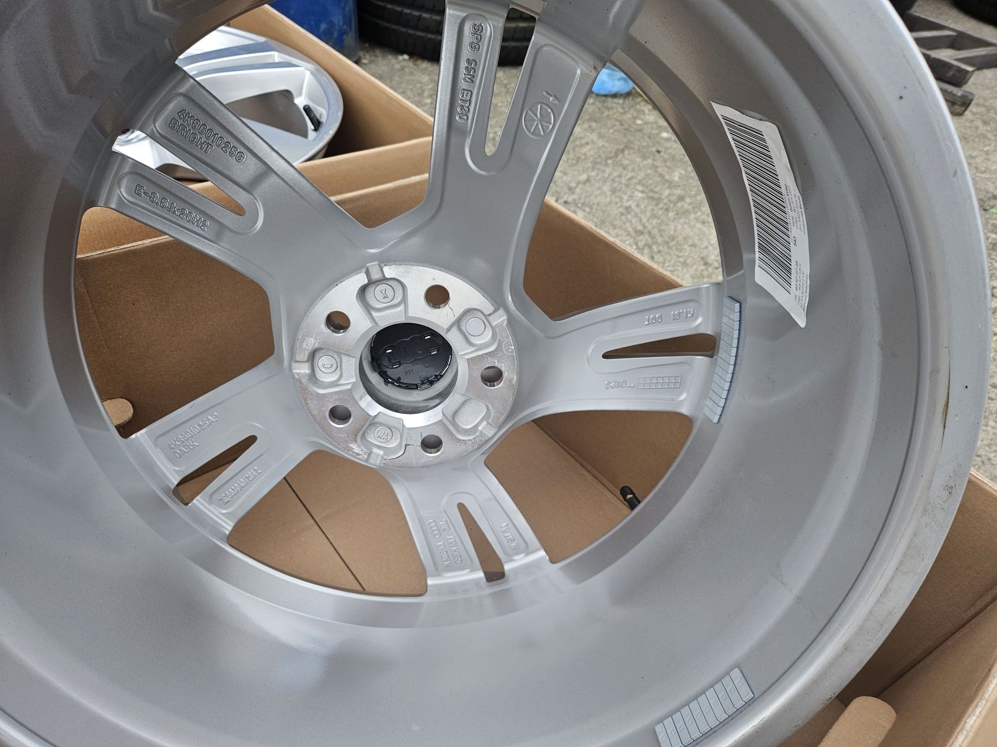 Felgi aluminiowe 5x112 8 5j et 30 20" AUDI a7 a6 q5