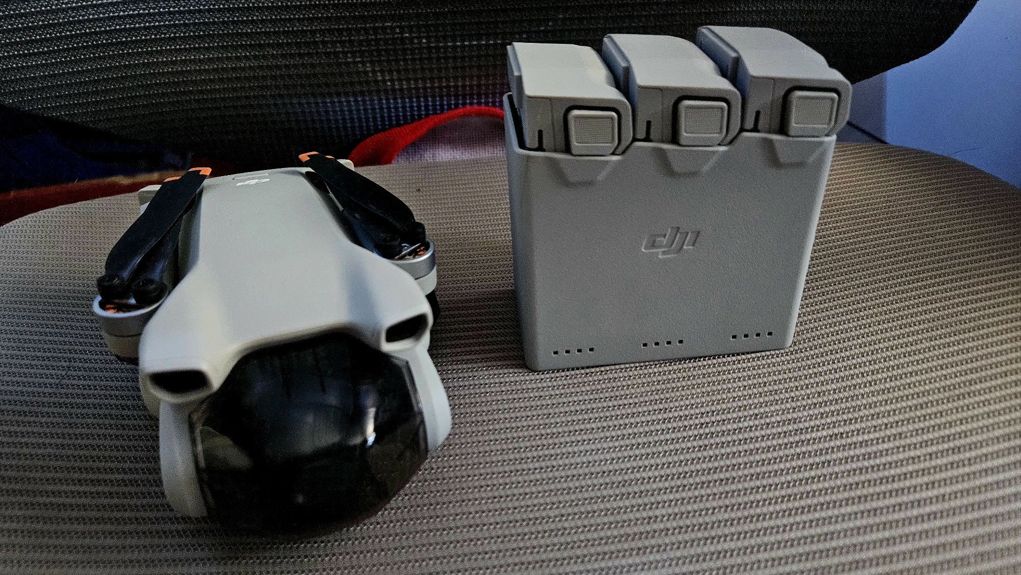 DJI Mini 3 + Comando RC-N1 + 3 Baterias + Carregador + Caixa Original