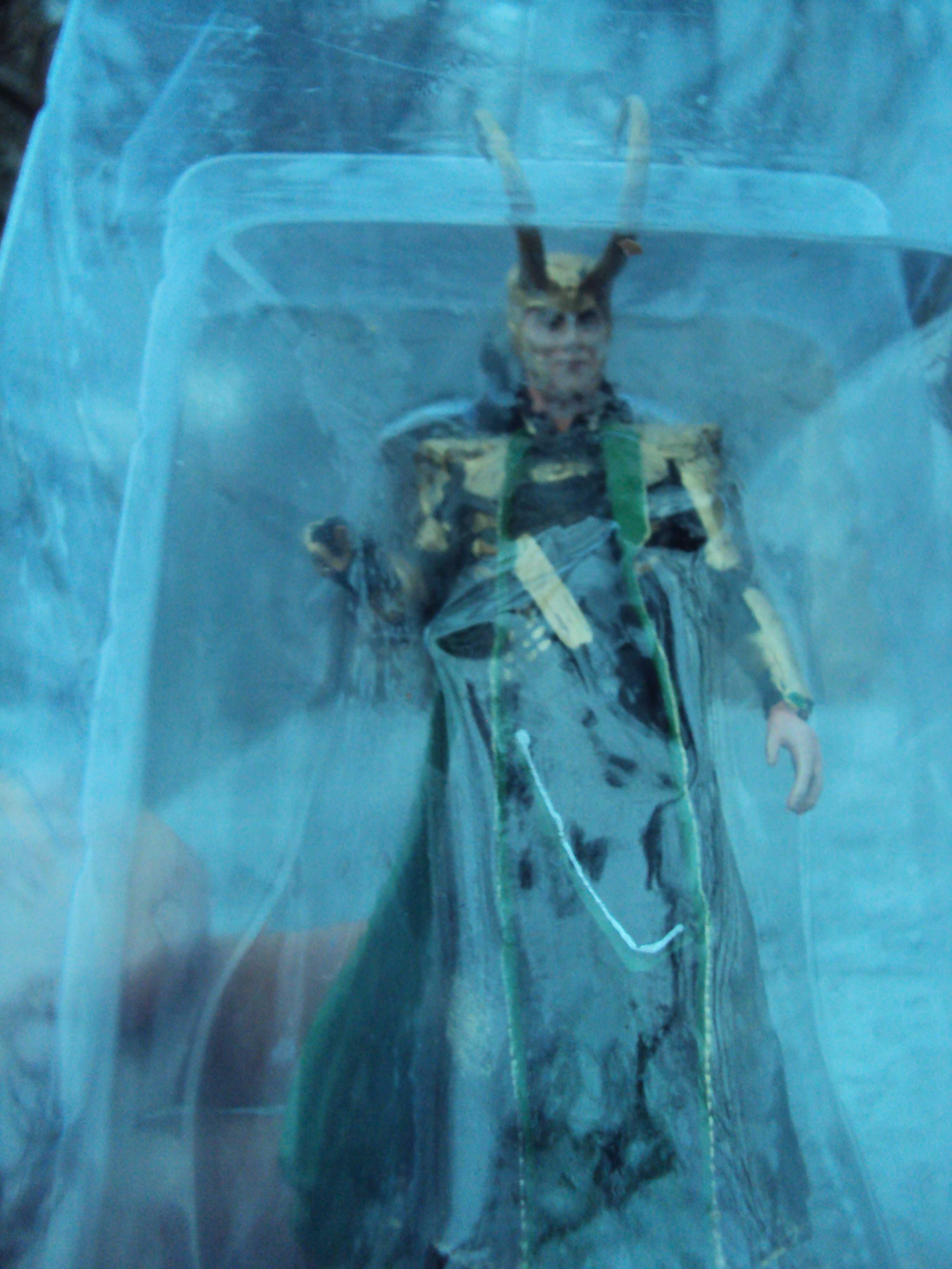 Marvel figurka Loki 14cm uszkodzona