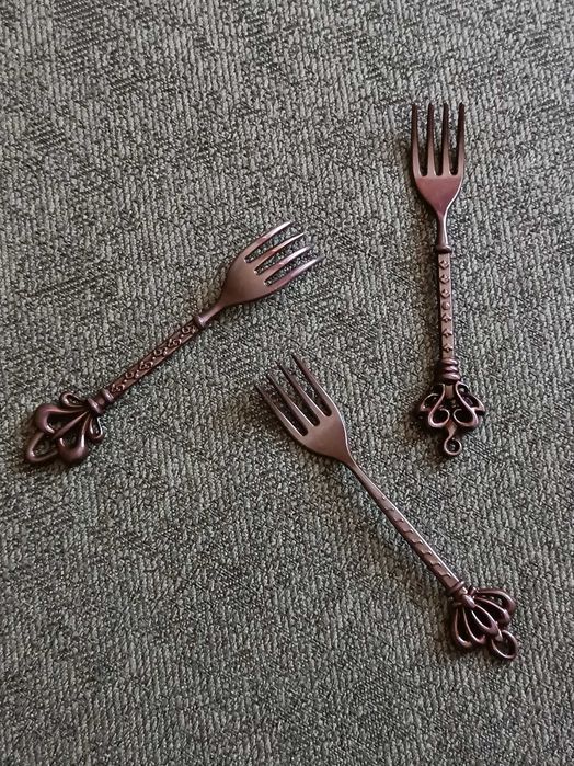 Десертні виделки для стильного сервірування столу