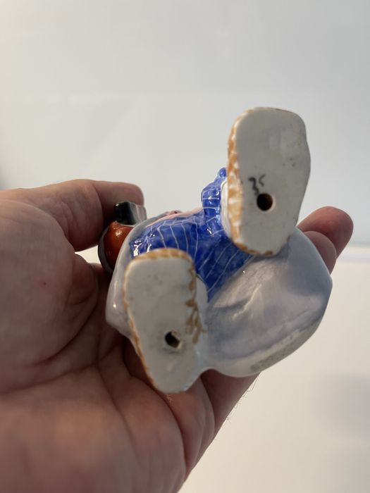 Фарфоровая фигурка ЛФЗ , Филипок идёт в школу 1950-е года .