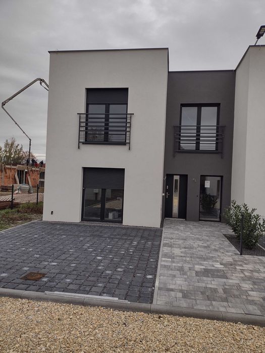 Mieszkanie do wynajęcia z własnym parkingiem Kolonia Gosławicka