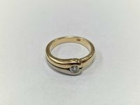 Złoty pierścionek damski/ 585/ 5.09 gram/ R14/ DIA 0.15 CT/ XX wiek