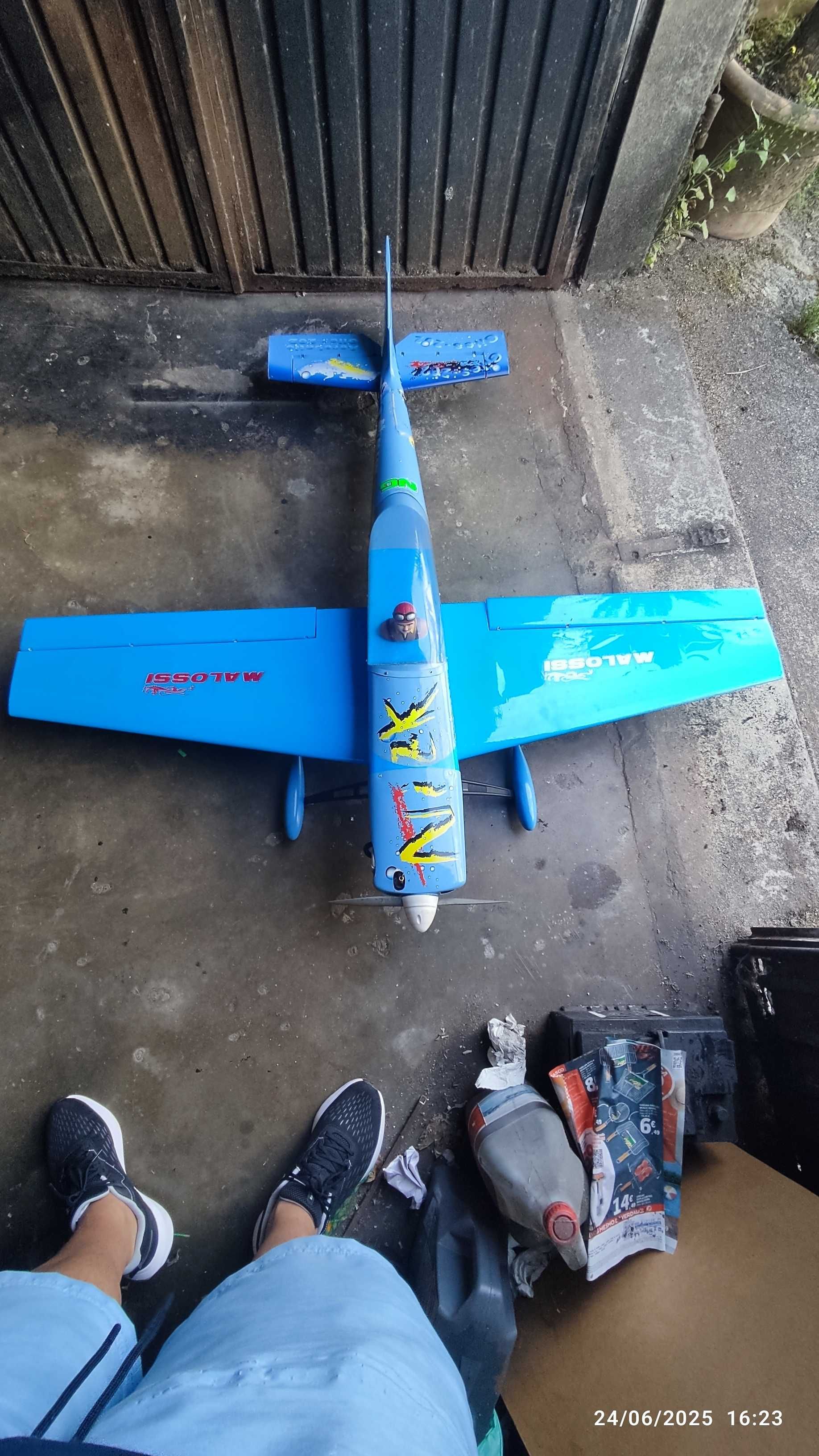 Avião a Gasolina