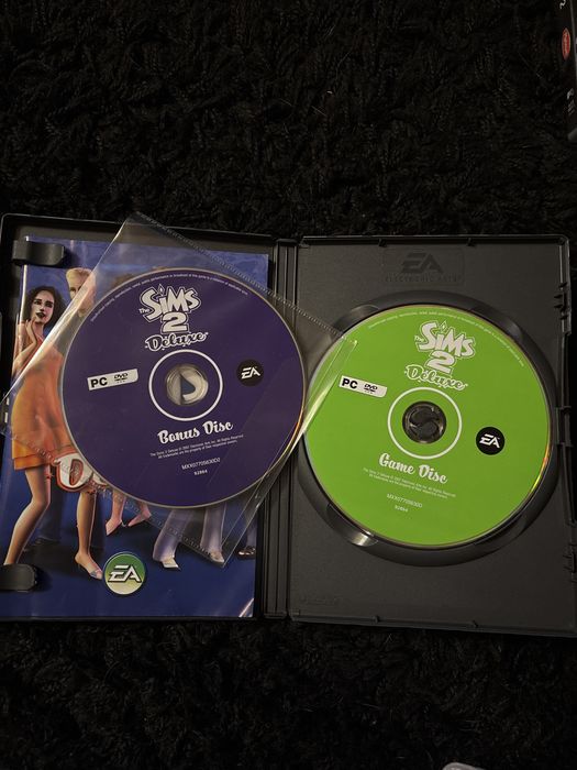 PACK 6 Jogos PC: “Os Sims 2 Deluxe” + “Viagens” + “Histórias” + “Negóc
