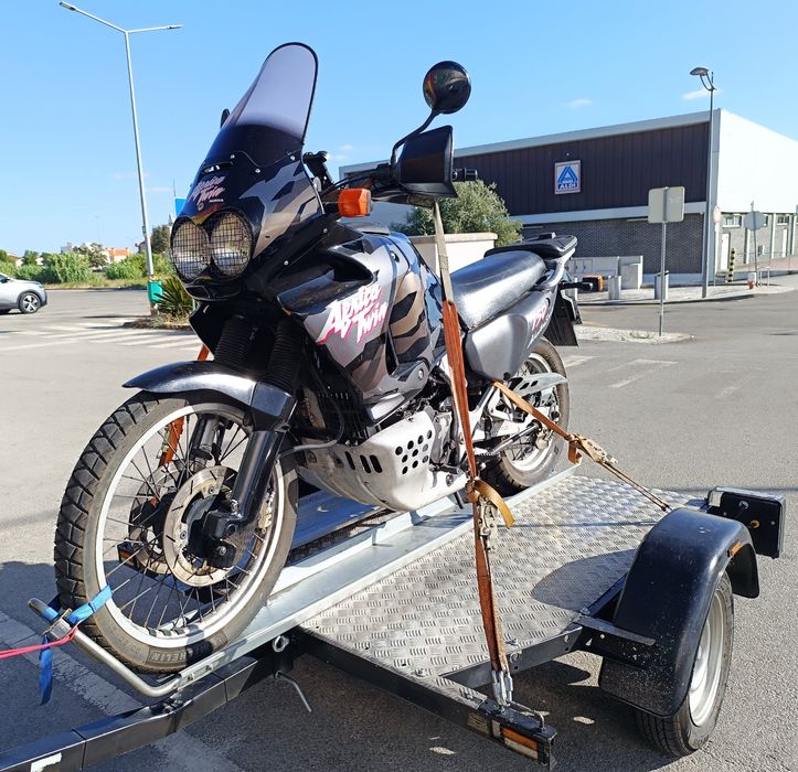 Transporte de motas serviço de reboque aluguer atrelado