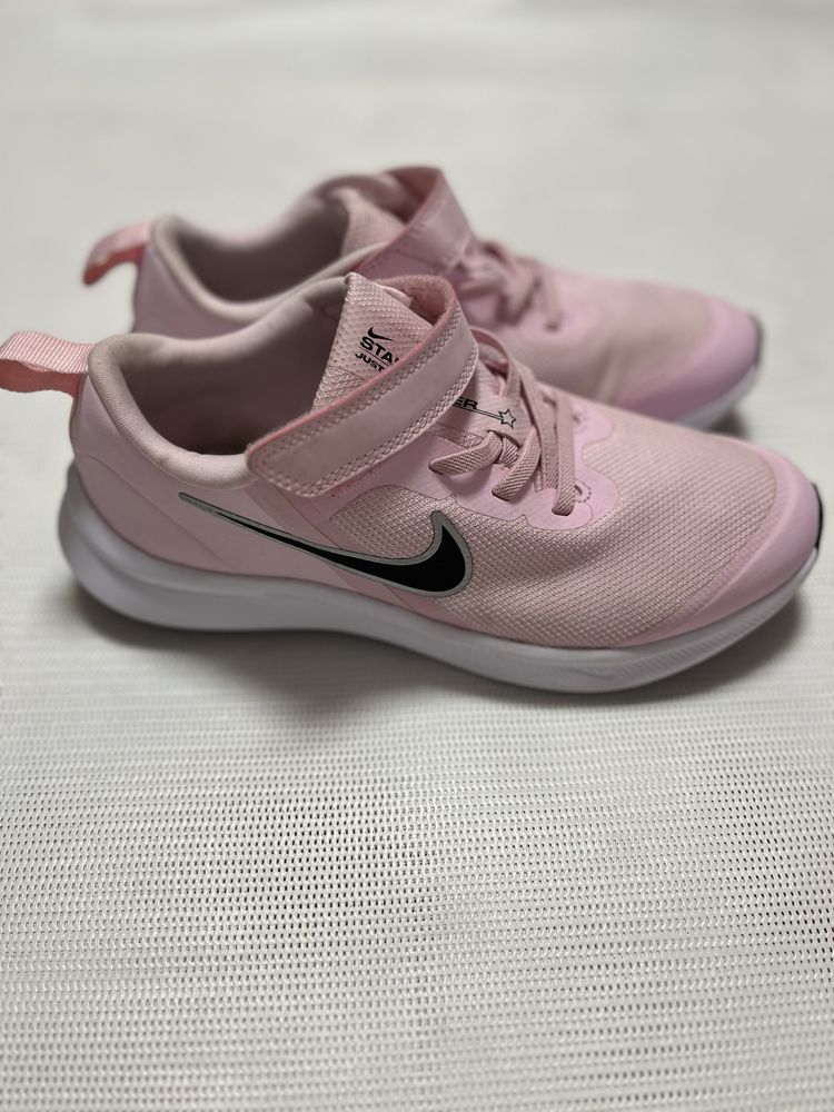 Кросівки Nike , р. 35