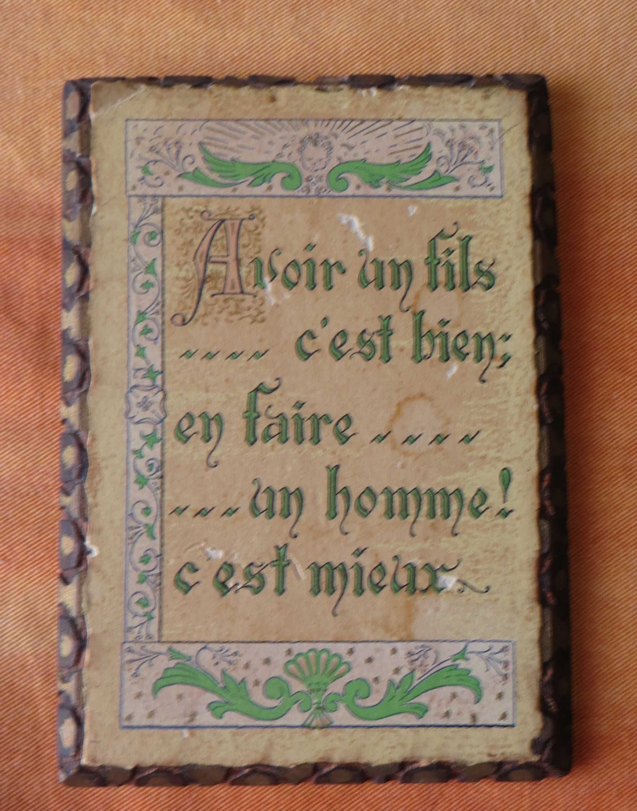 Quadro Antigo, colagem pergaminho sobre madeira - Medida: 15 cm