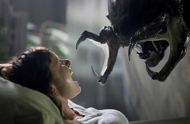 ALIEN vs PREDADOR (Paul W.S. Anderson) Sanaa Lathan/Lance Henriksen